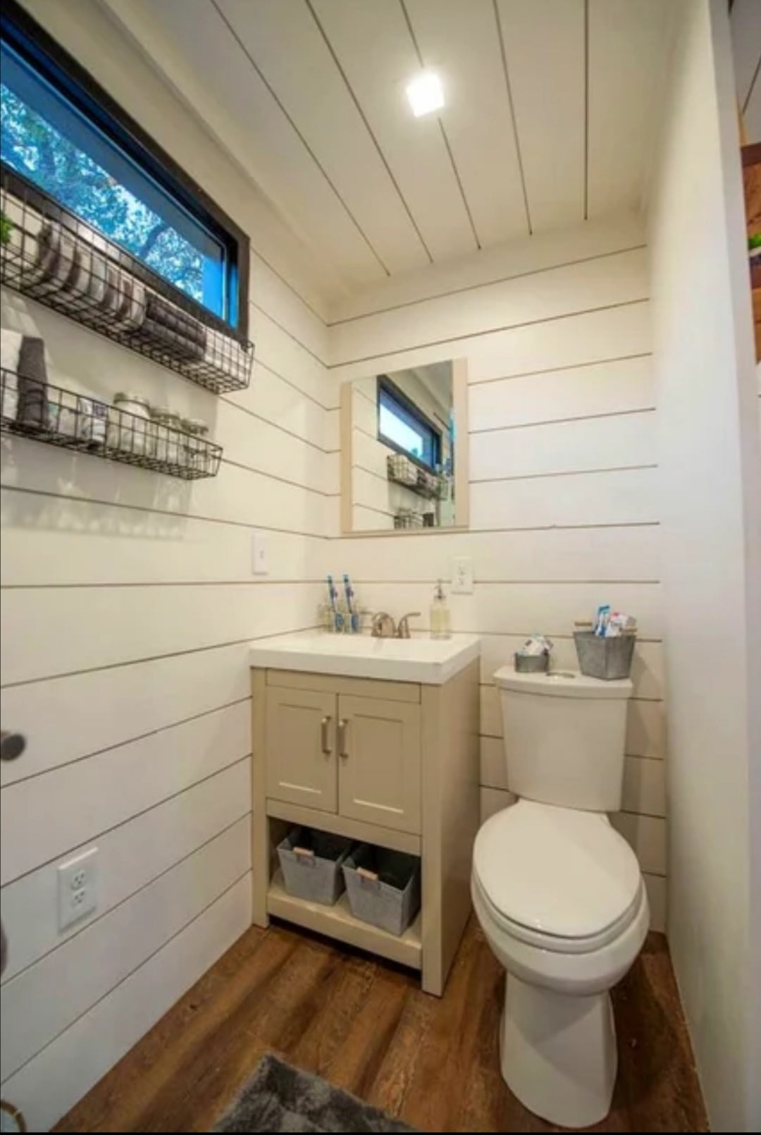Cabin Home 40ft x 20ft Double Story Flat Pack Home with Bathroom and Kitchen
